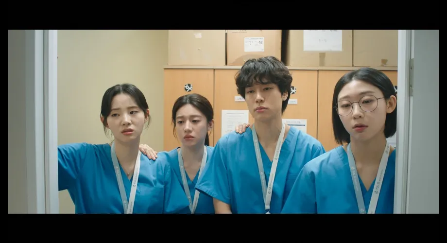 Resident Playbook épisodes 7-8 : tensions médicales et romances palpables